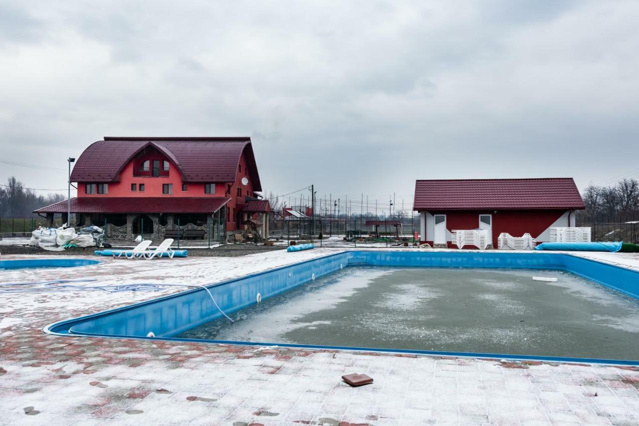 Pensiunea Tavisa Sighetu Marmaţiei Exterior foto